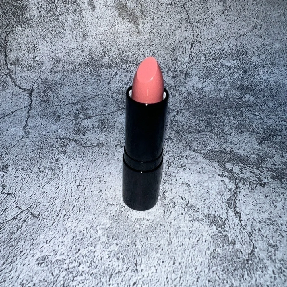 BRAND NEW (2) DOLL 10 LIPSTICK “SO CHIC” CREAMY PINK NUDE